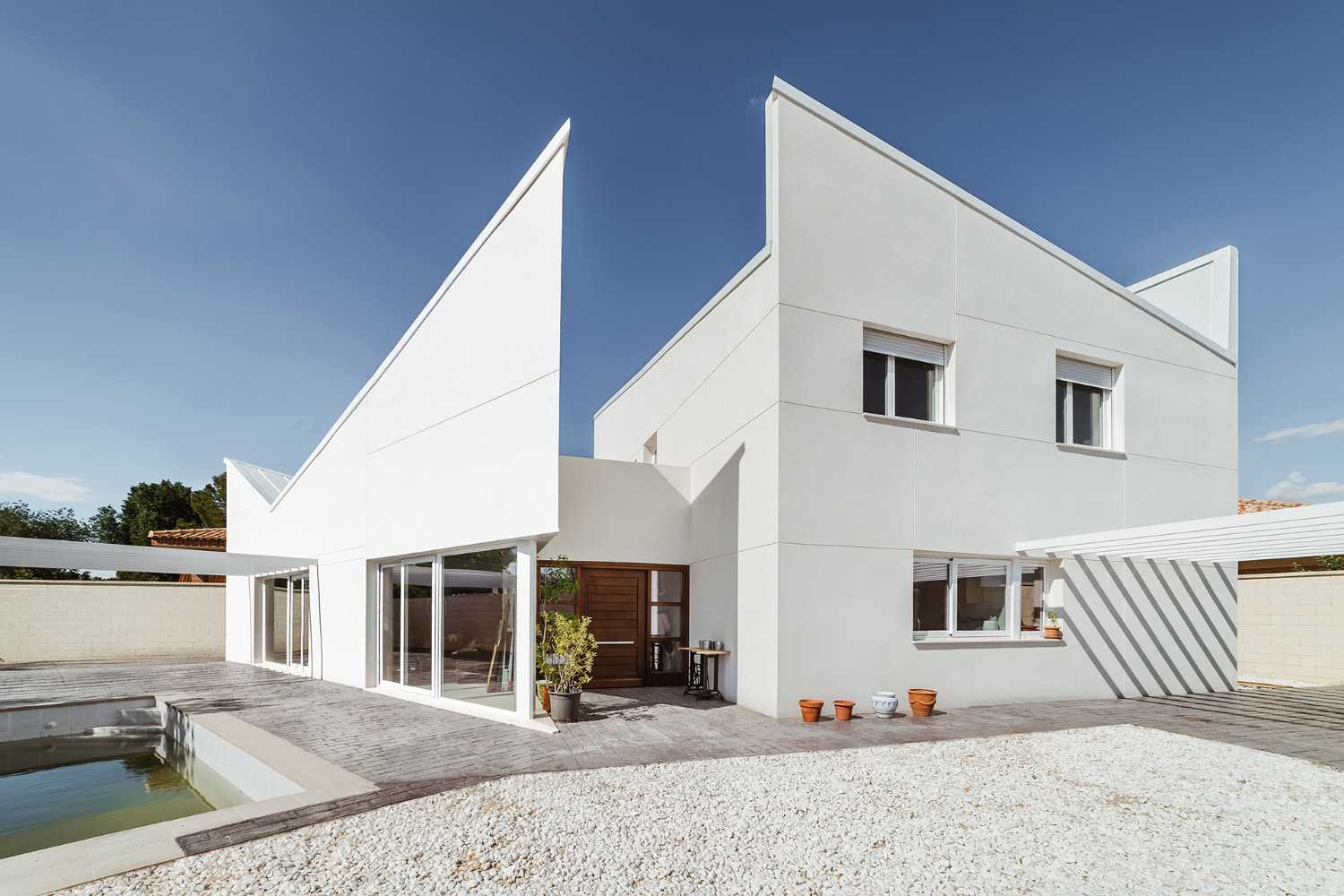 Casa Albania and the Mills of La Mancha, a muse for the